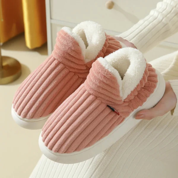 סופט הום - נעלי בית אורטופדיות לחורף להקלת כאבים ושמירה על חום הגוף