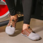 טראוול סימלס - נעלי יחפנים אורטופדיות להקלת כאב